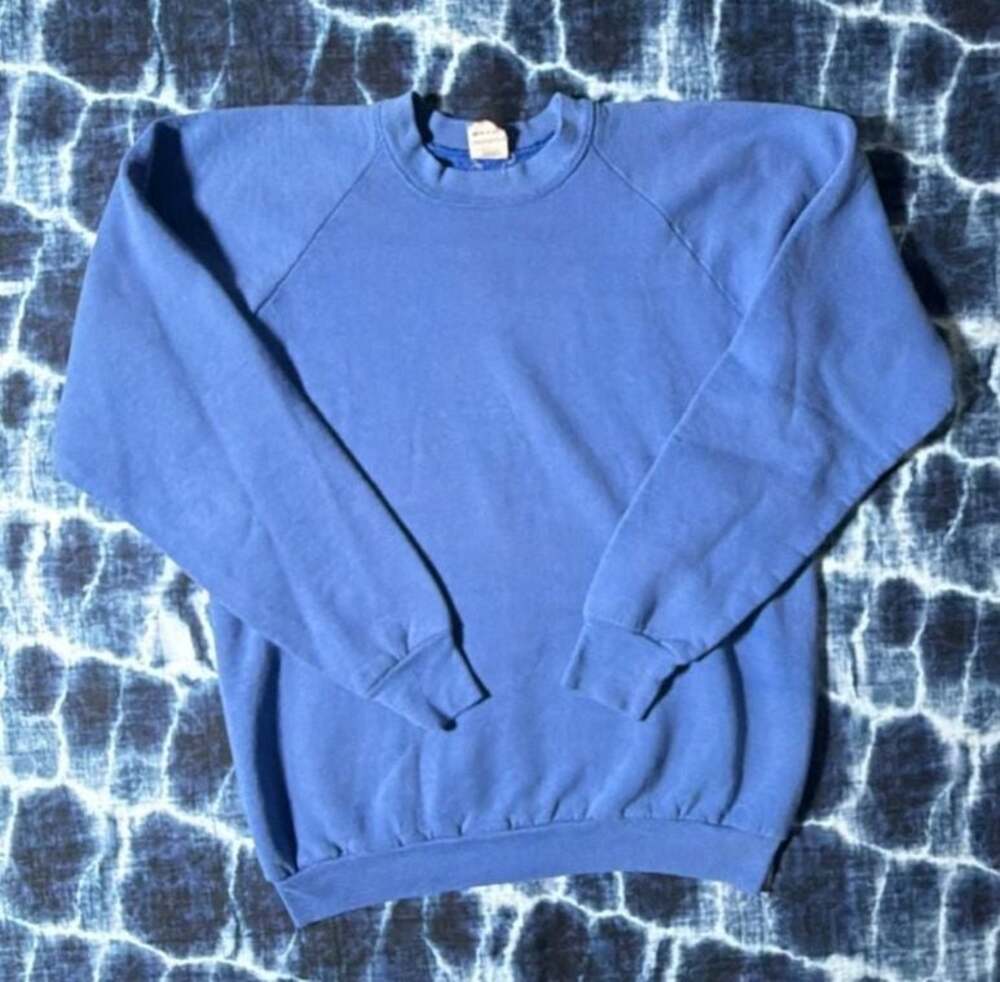 Vintage 90s Fruit of the Loom Blue Blank Raglan Crewneck Sweatshirt